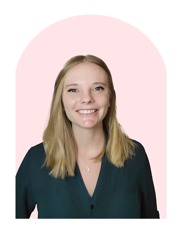 Developer smiling against a pink background, eager for you to reach out on LinkedIn